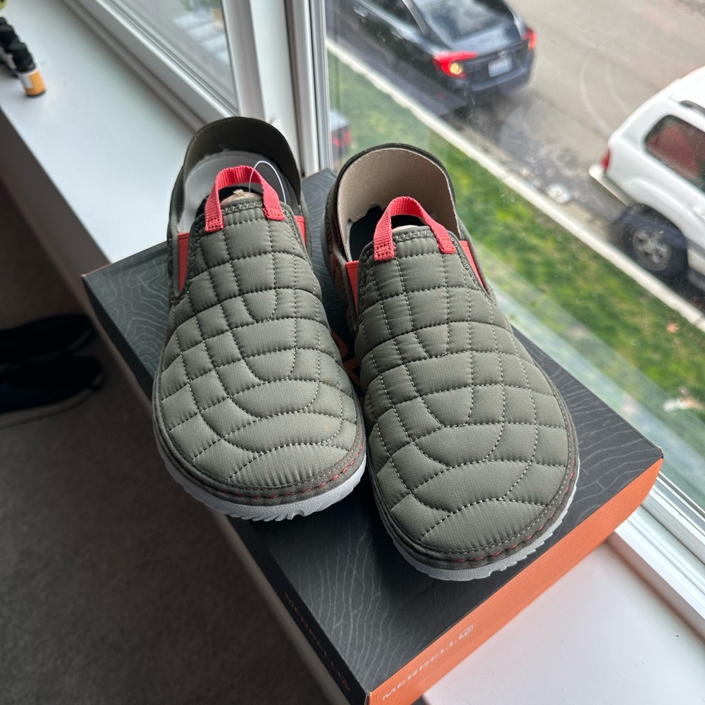 Merrell Hut Moc Olive women’s sz 10 M